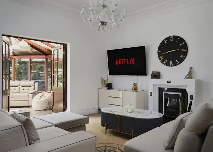 Hayy Luxury Retreat At The Holiday home