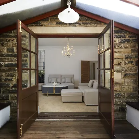 Hayy Luxury Retreat At The בית נופש